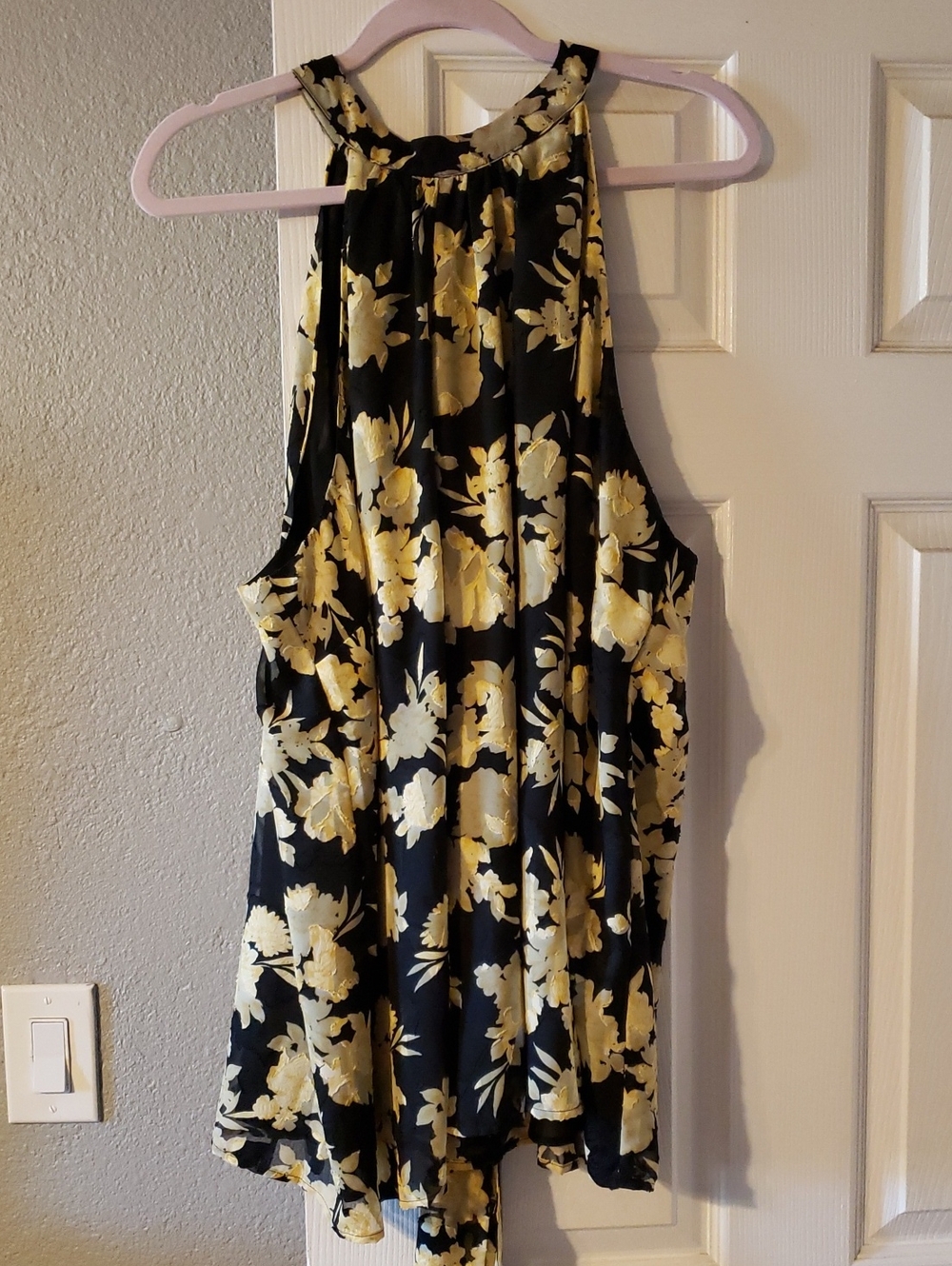 TORRID Black & Yellow Floral Halter Tank Top With Bow Tye Back